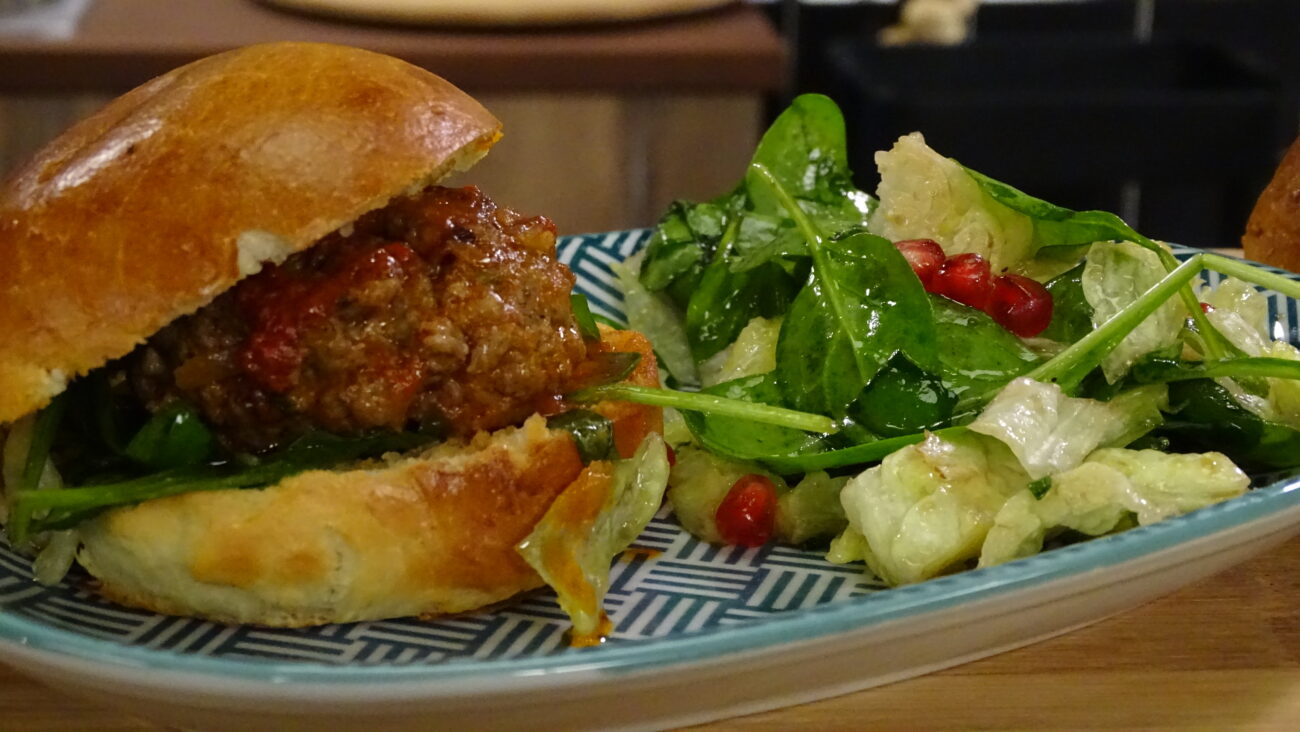 Najbolje domaće burger lepinje sa ćufticama u sosu